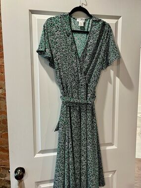 NorthStyle Black and Mint Leaf-Print Wrap Midi Dress